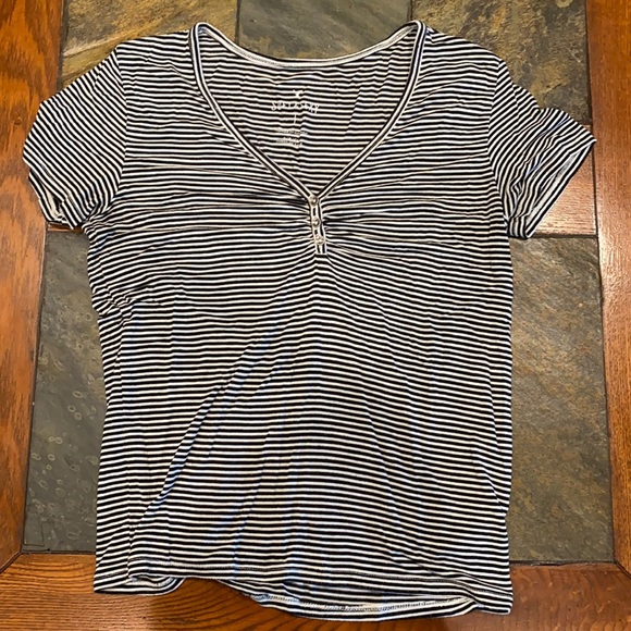 Tops - Soft & sexy striped T-shirt